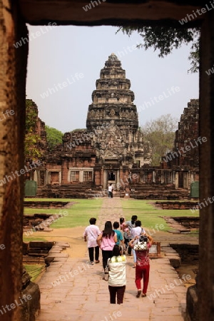 Die Khmer Tempel Anlage von Phimai bei Khorat in der provinz Nakhon Ratchasima im Nordosten von Thailand im Suedwesten von Thailand in Suedostasien.  