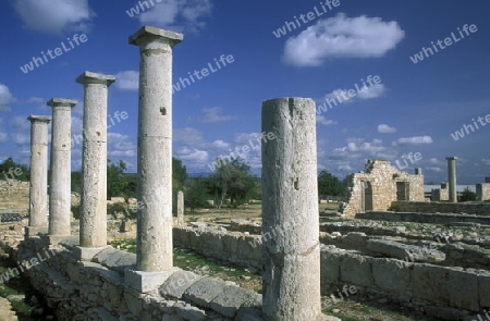 Die Roemischen Ruinen von Kurion bei Episkopi in sueden der Insel Zypern im Mittelmeer in Europa .