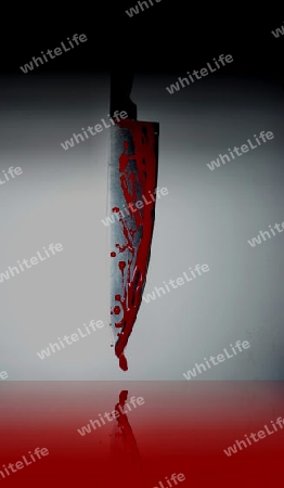 Messer mit Blutspur