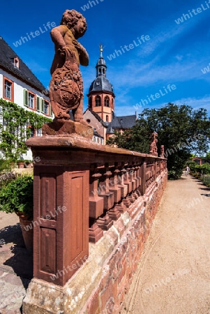 Klostergarten in der Einhard Basilika