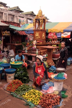 Der Talat Khouadin Markt in Vientiane der Hauptstadt von Laos in Suedostasien.  