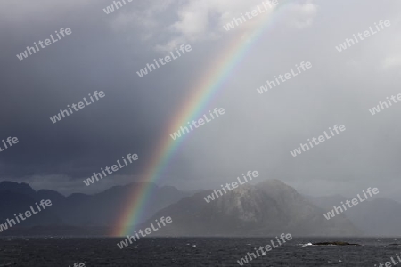 Regenbogen in den Fjorden von Chile