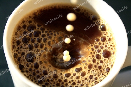 Kaffesahne trifft auf Kaffee...