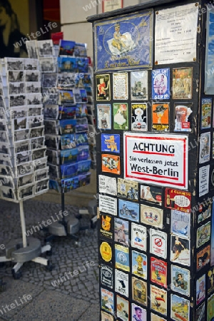Postkarten, Schilder, Souvenirs mit Berliner Motiven, Berlin, Deutschland, Europa 