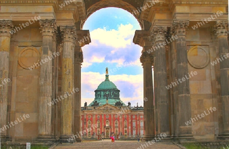 Ein Blick zum Neuen Palais in Potsdam