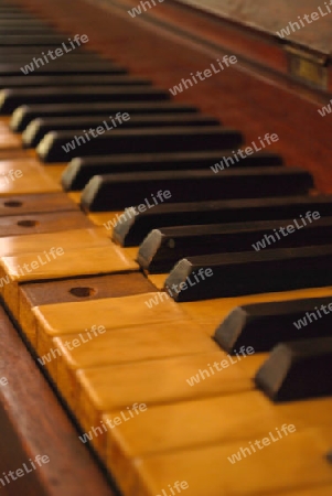 Antikes Klavier