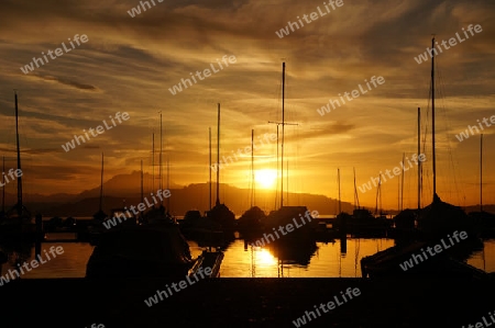 Sonnenuntergang am Yachthafen 