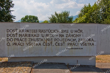 Gedenktafel vor der Slowakischen  Nationalbibliothek in Martin