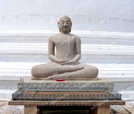 Sri Lanka - Steinbuddha in Anuradhapura