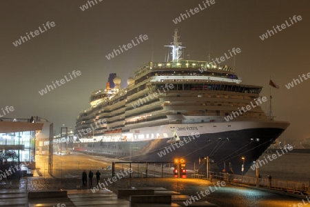 Queen Victoria 2 at Hamburg Port 1