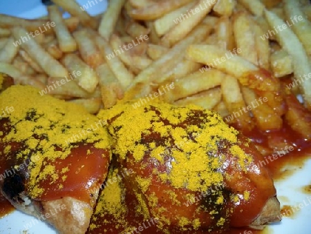 Currywurst mit Pommes Frites
