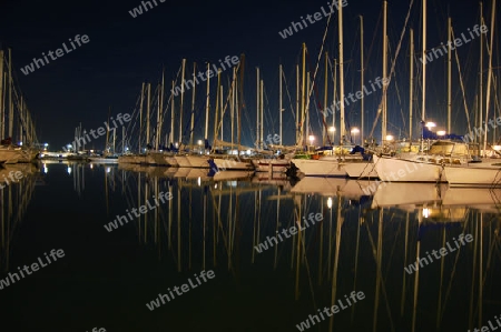 Hafen by Night