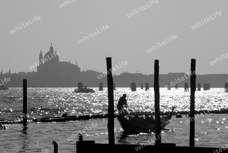 Venedig - Gondolier auf der Lagune