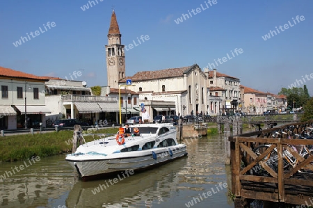 Hausboot auf dem Brentakanal (Venedig bis Padua) bei Mira