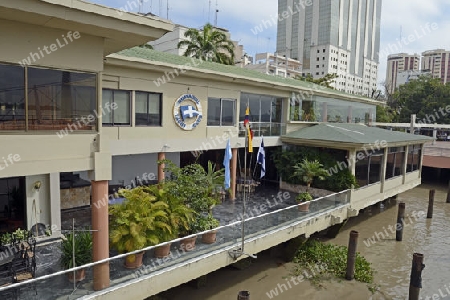 Yachtclub von Guayaquil an der  Uferpromende des Park Malecon am Ufer des Flusses Rio Guayas,  Guayaquil, Ecuador, Suedamerika