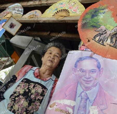 Ein Bild des Thailaendischen Koenig Bhumibol in der Stadt Chiang Mai im norden von Thailand in Suedostasien, 
